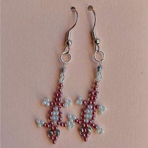 Handmade beaded wire gecko/lizard earrings